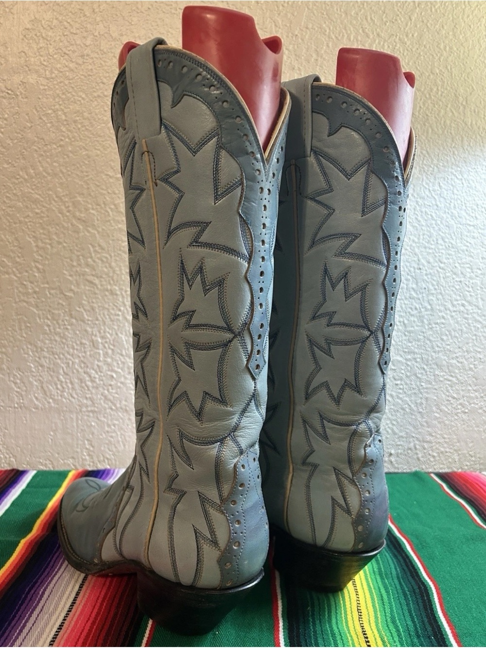 *RARE* Soft Powder Blue Hand Made Laramie Boots - Picture 4 of 11